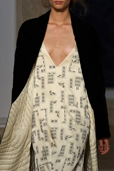 Look 8
